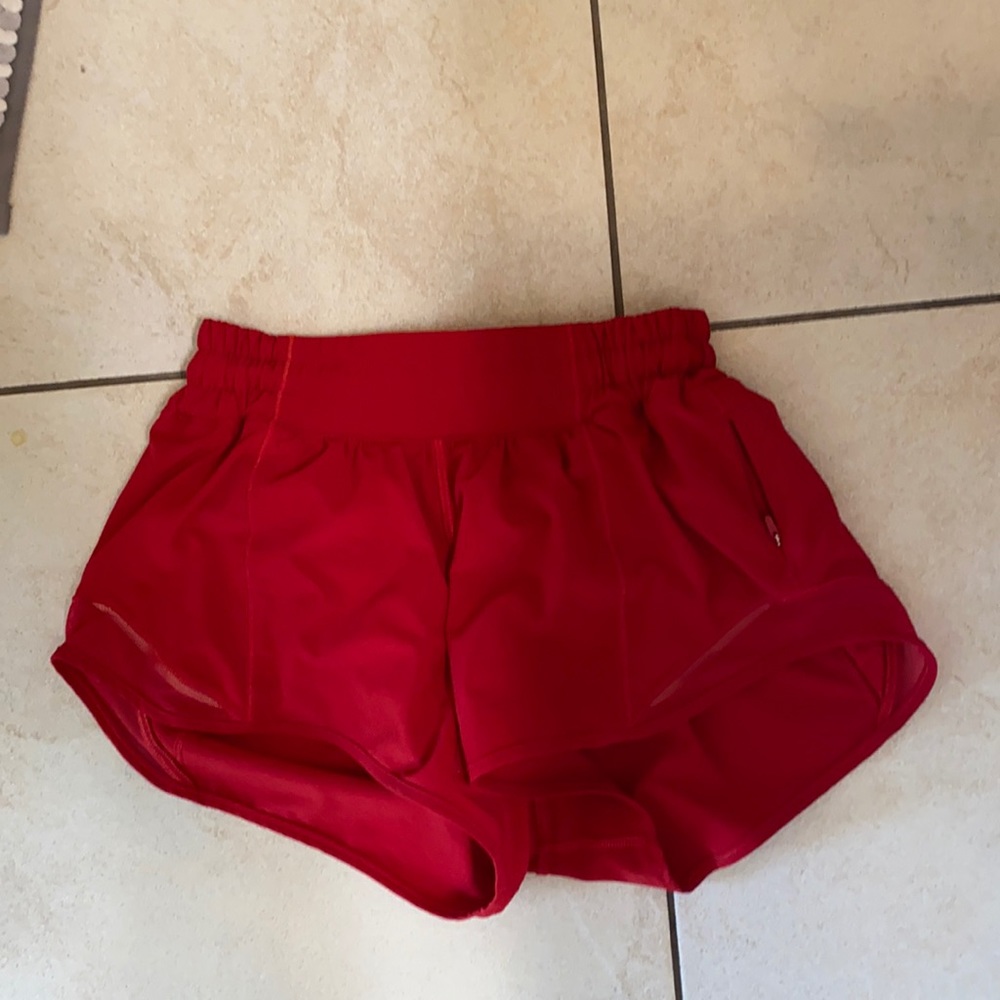 LULULEMON HOTTY HOT SHORT 2.5 INCH